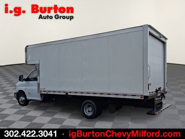 New 2024 Chevrolet Express 4500 Extended w/ Power Convenience Package RWD image 4