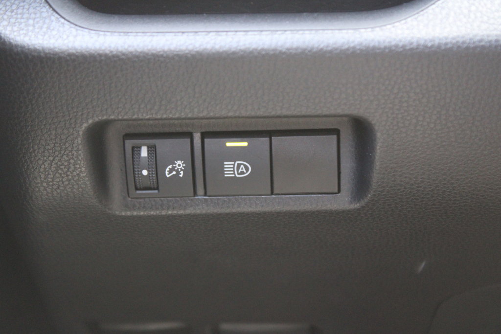 Used 2024 Toyota RAV4 XLE AWD/4WD image 28