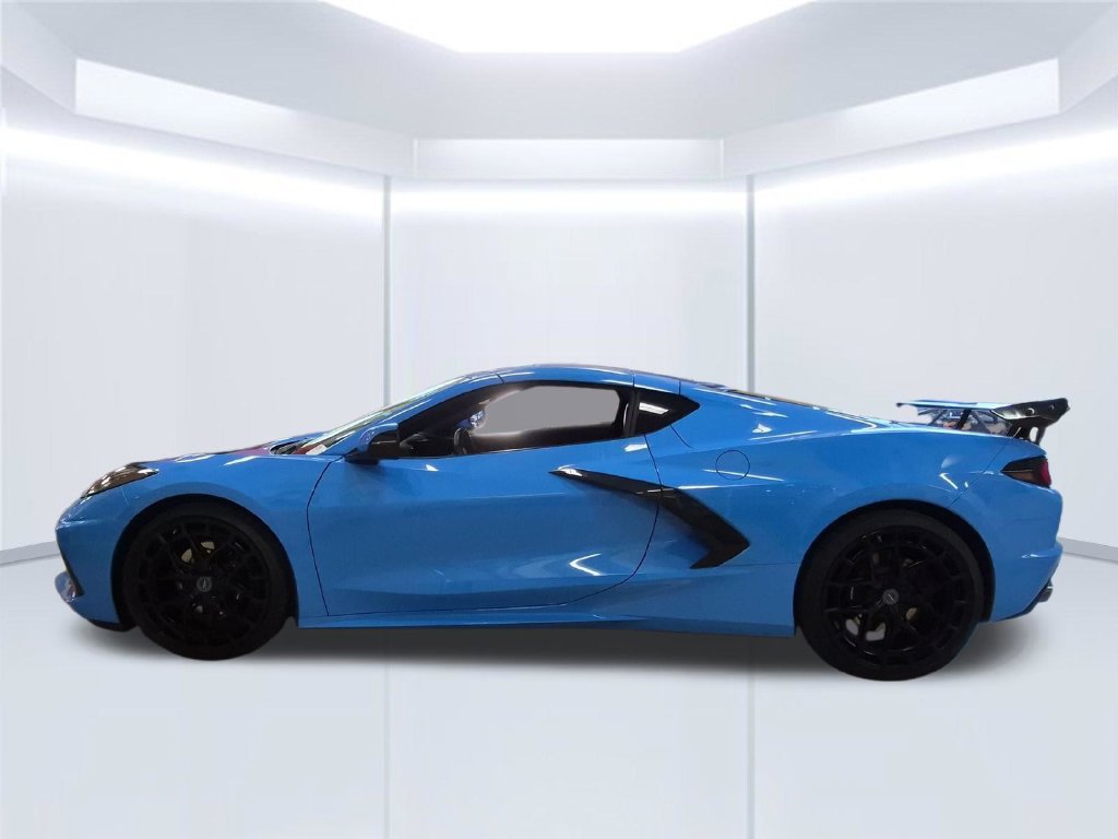 Used 2025 Chevrolet Corvette Stingray Coupe w/ 1LT RWD image 2