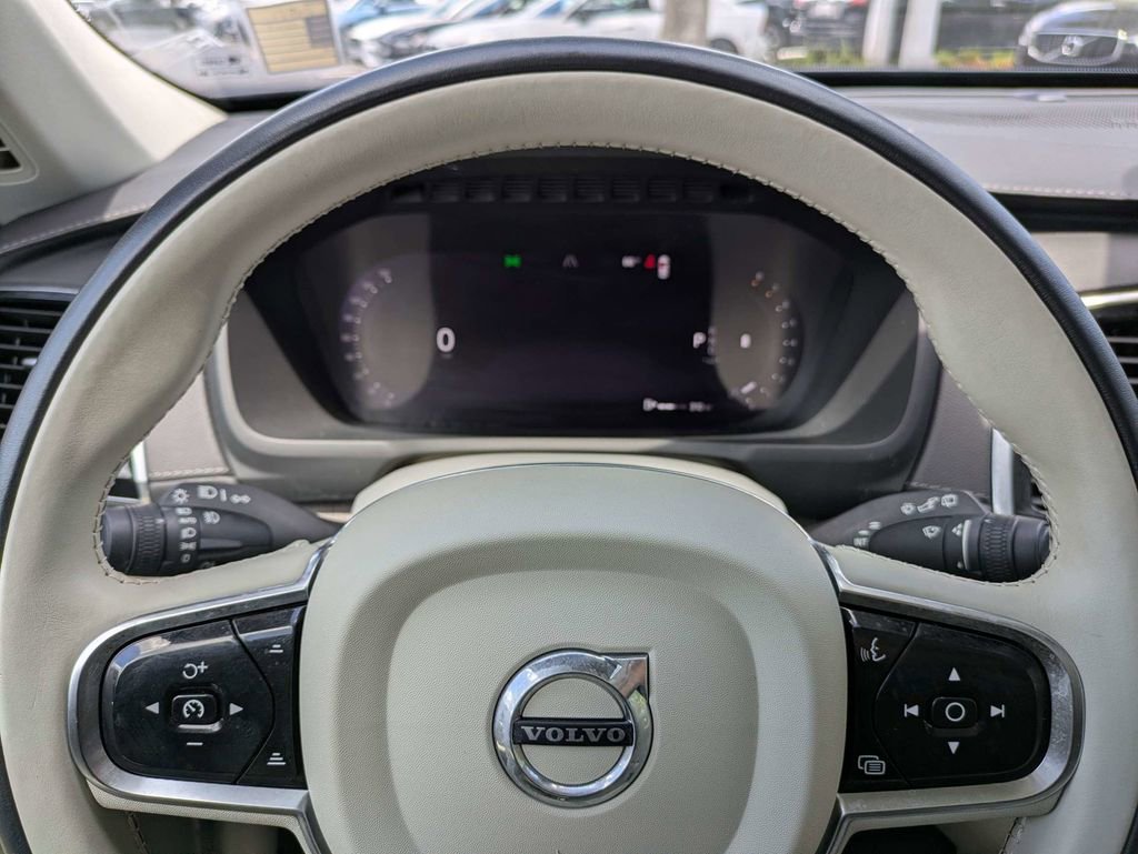 Used 2023 Volvo XC90 B6 Ultimate w/ Protection Package Premier AWD/4WD image 40