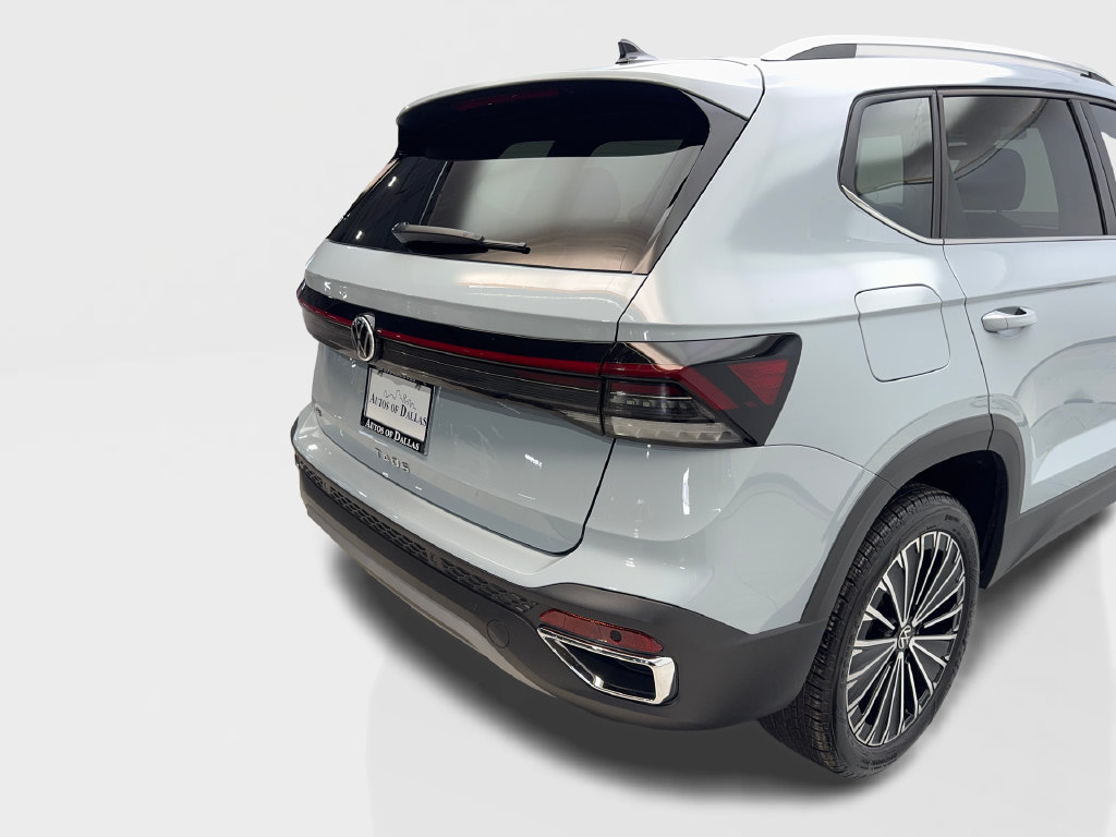 Used 2025 Volkswagen Taos SE FWD image 20