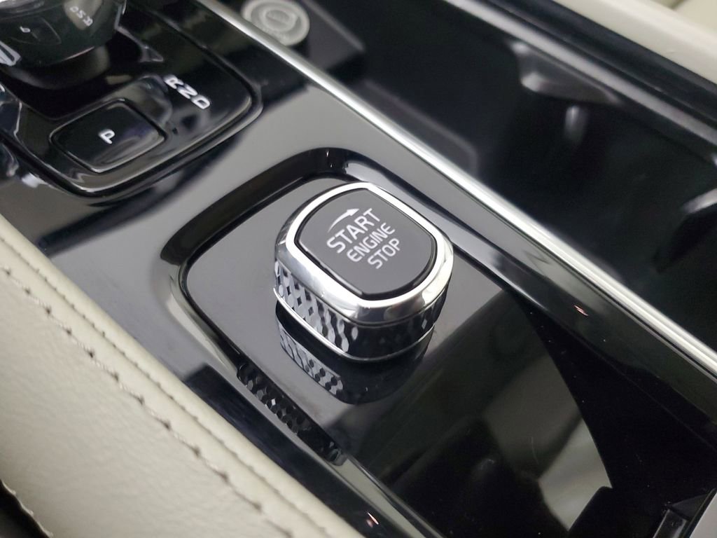 Used 2024 Volvo XC90 B6 Ultimate w/ Protection Package image 35