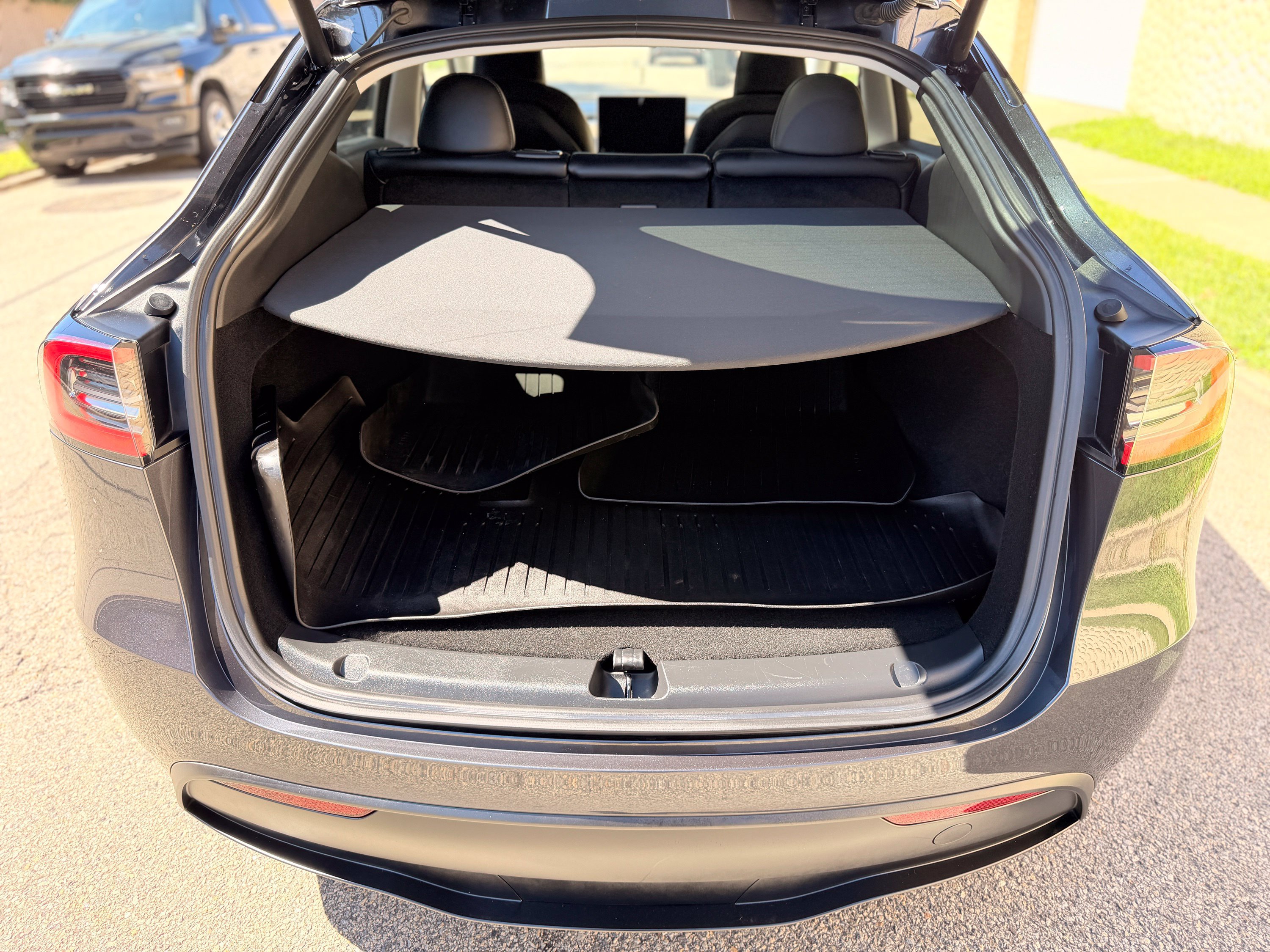 Used 2024 Tesla Model Y Performance AWD/4WD image 8