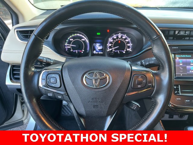 Used 2015 Toyota Avalon Limited image 19
