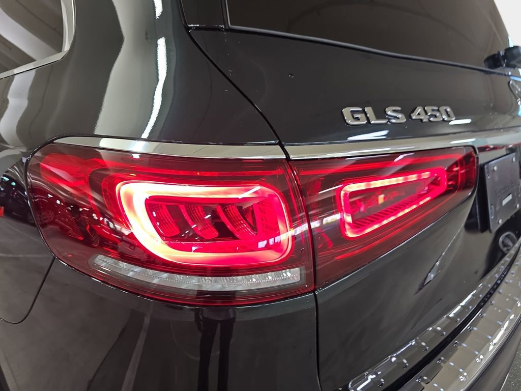 Used 2022 Mercedes-Benz GLS 450 4MATIC image 33