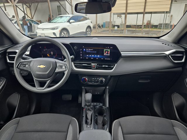 Used 2025 Chevrolet TrailBlazer LT AWD/4WD image 24