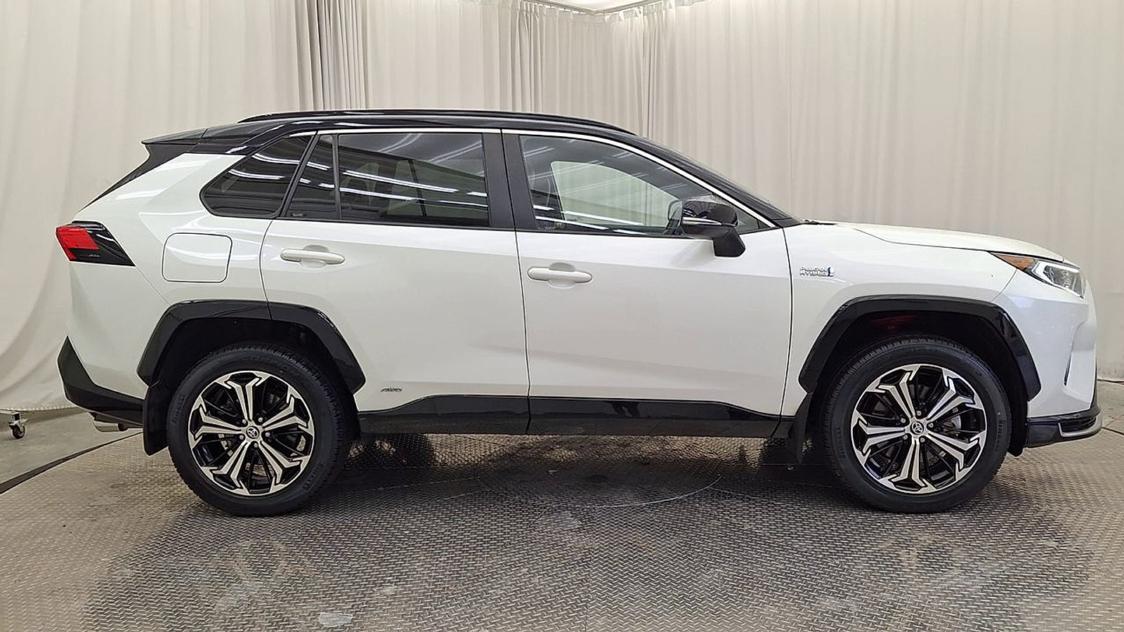 Certified 2021 Toyota RAV4 XSE w/ Weather Package AWD/4WD image 4