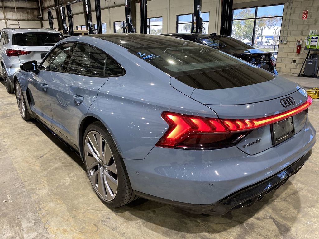 Used 2022 Audi e-tron GT Prestige image 16