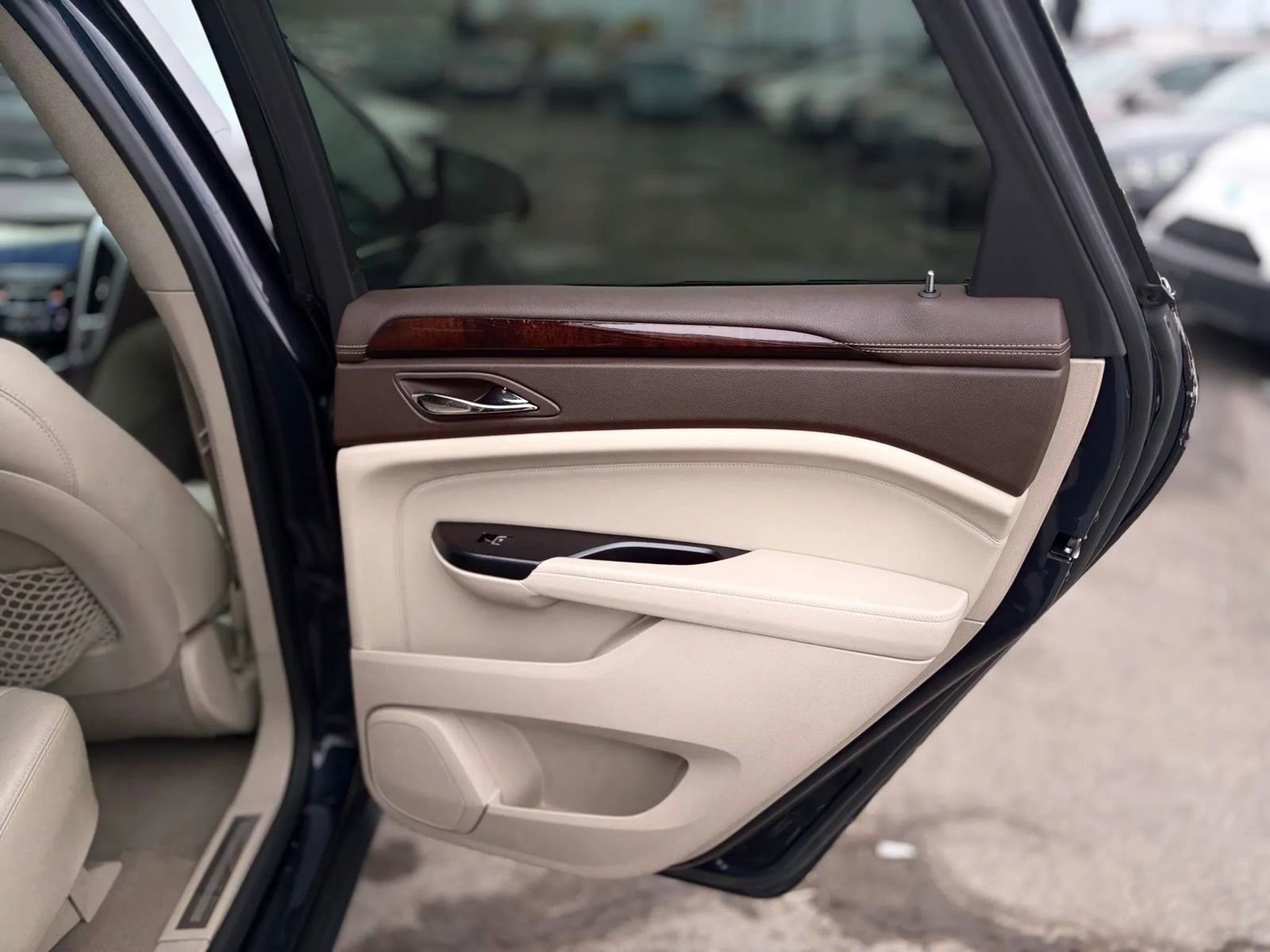 Used 2015 Cadillac SRX Premium w/ Driver Assist Package AWD/4WD image 17