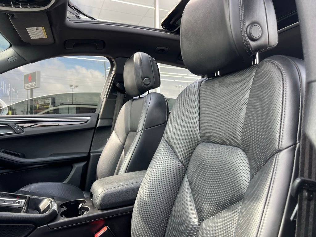 Used 2022 Porsche Macan image 41