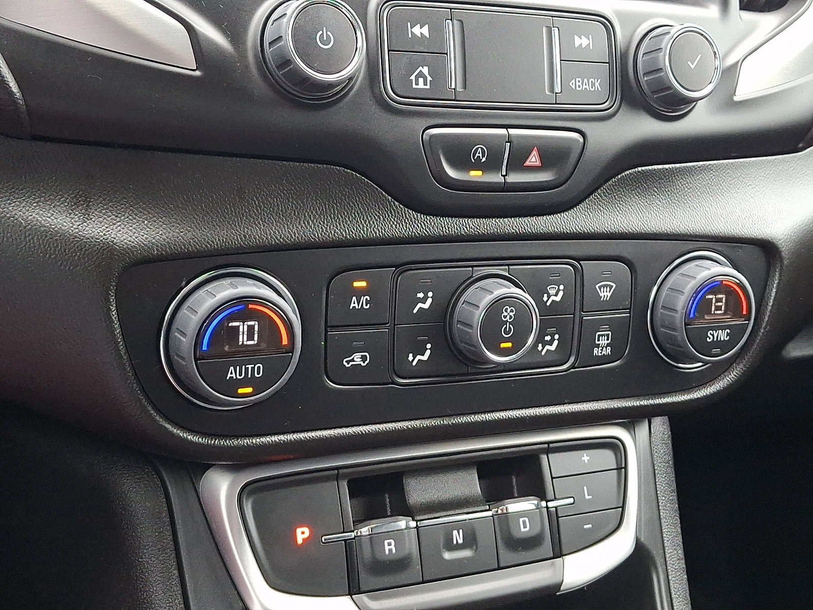 Certified 2023 GMC Terrain SLT w/ Elevation Edition AWD/4WD image 15