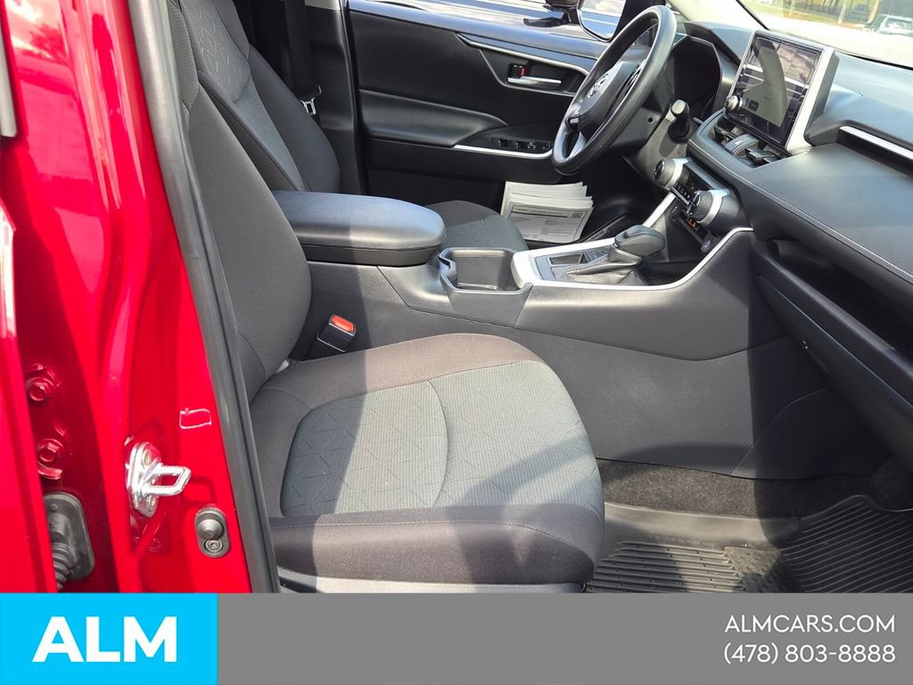 Used 2025 Toyota RAV4 XLE w/ Convenience Package FWD image 20