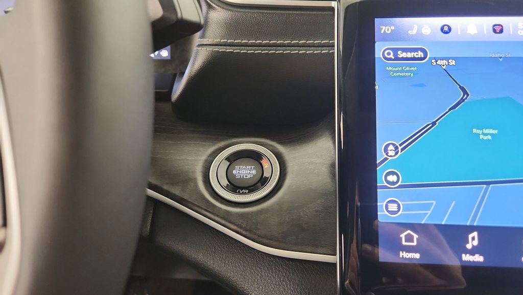 Used 2023 Jeep Grand Cherokee L Limited w/ Luxury Tech Group II image 22