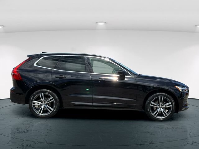 Used 2021 Volvo XC60 T5 Momentum w/ Protection Package Premier FWD image 8
