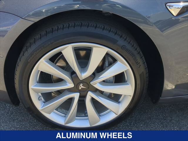 Used 2020 Tesla Model 3 Standard Range RWD image 9