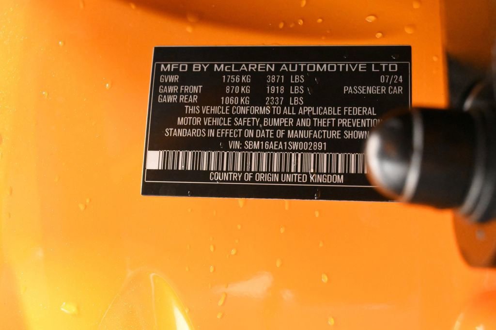 Used 2025 McLaren Artura image 30