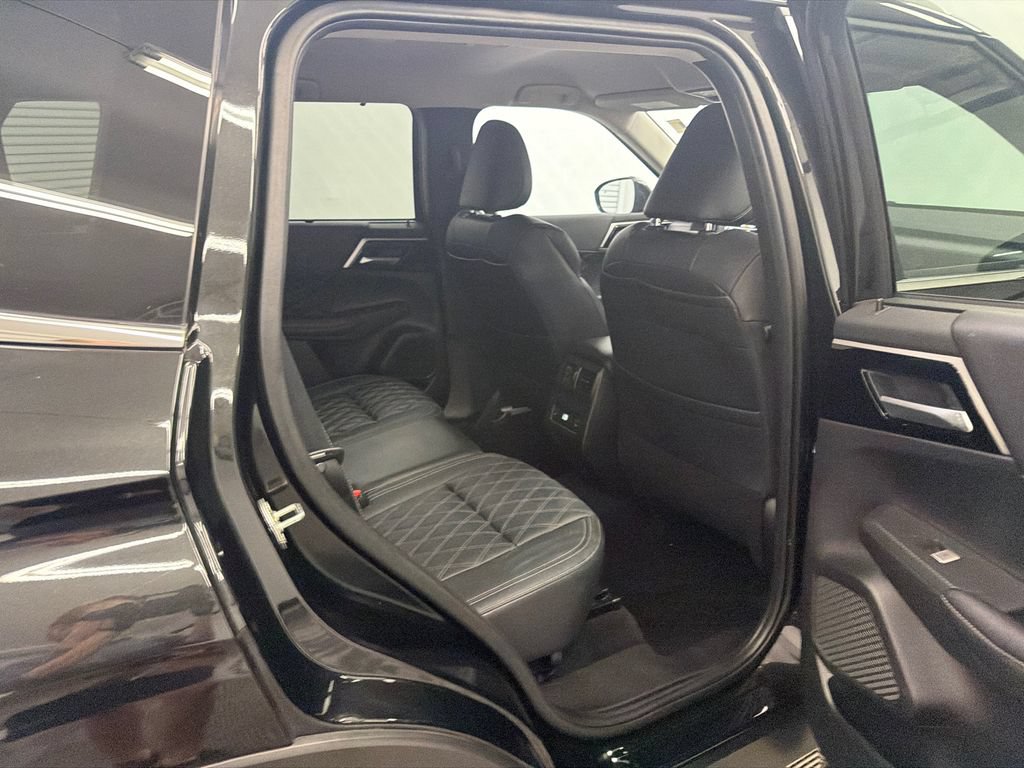Used 2024 Mitsubishi Outlander SEL FWD image 17