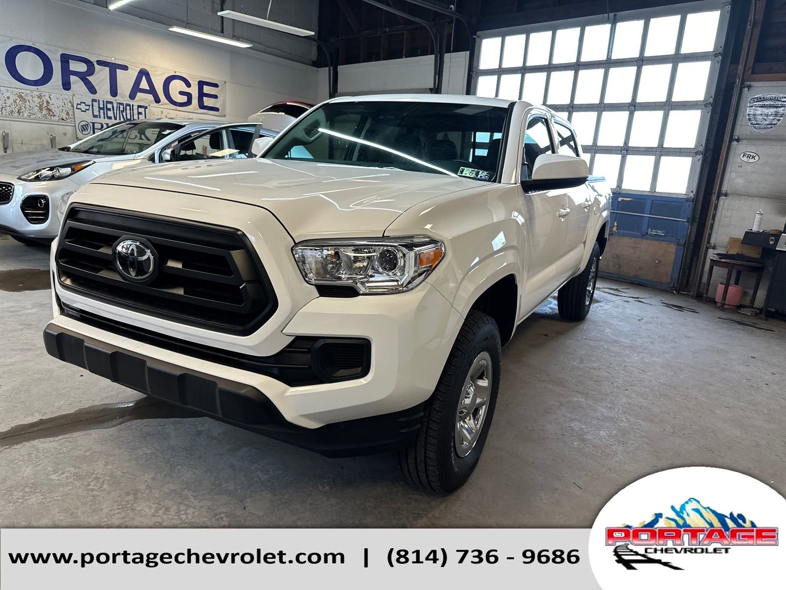 Used 2022 Toyota Tacoma SR AWD/4WD image 1