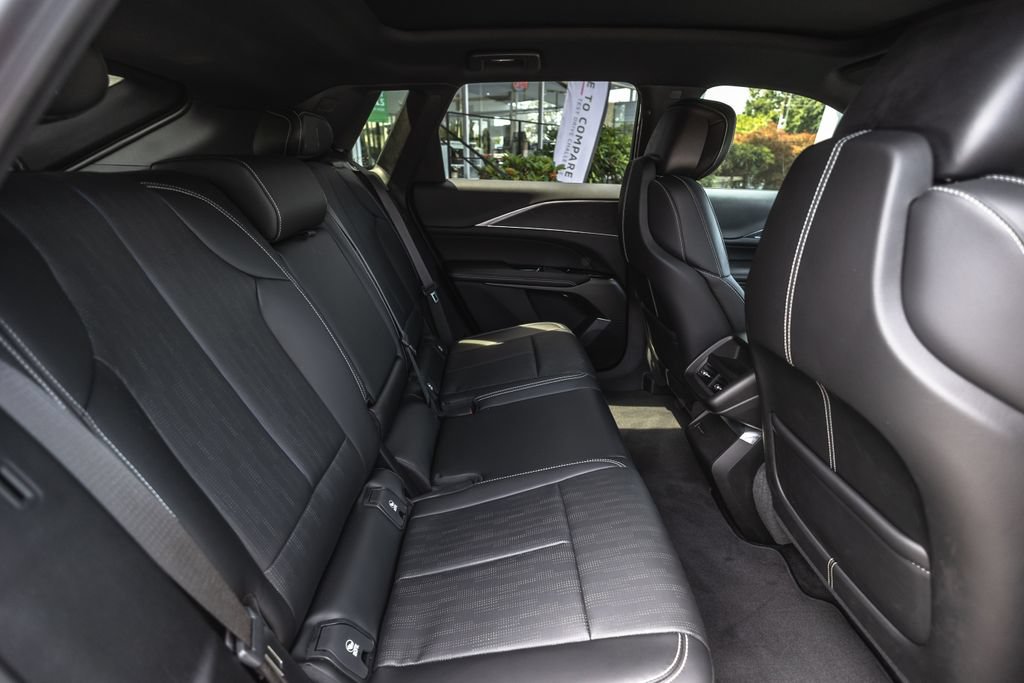 Used 2024 Cadillac Lyriq Luxury RWD image 28