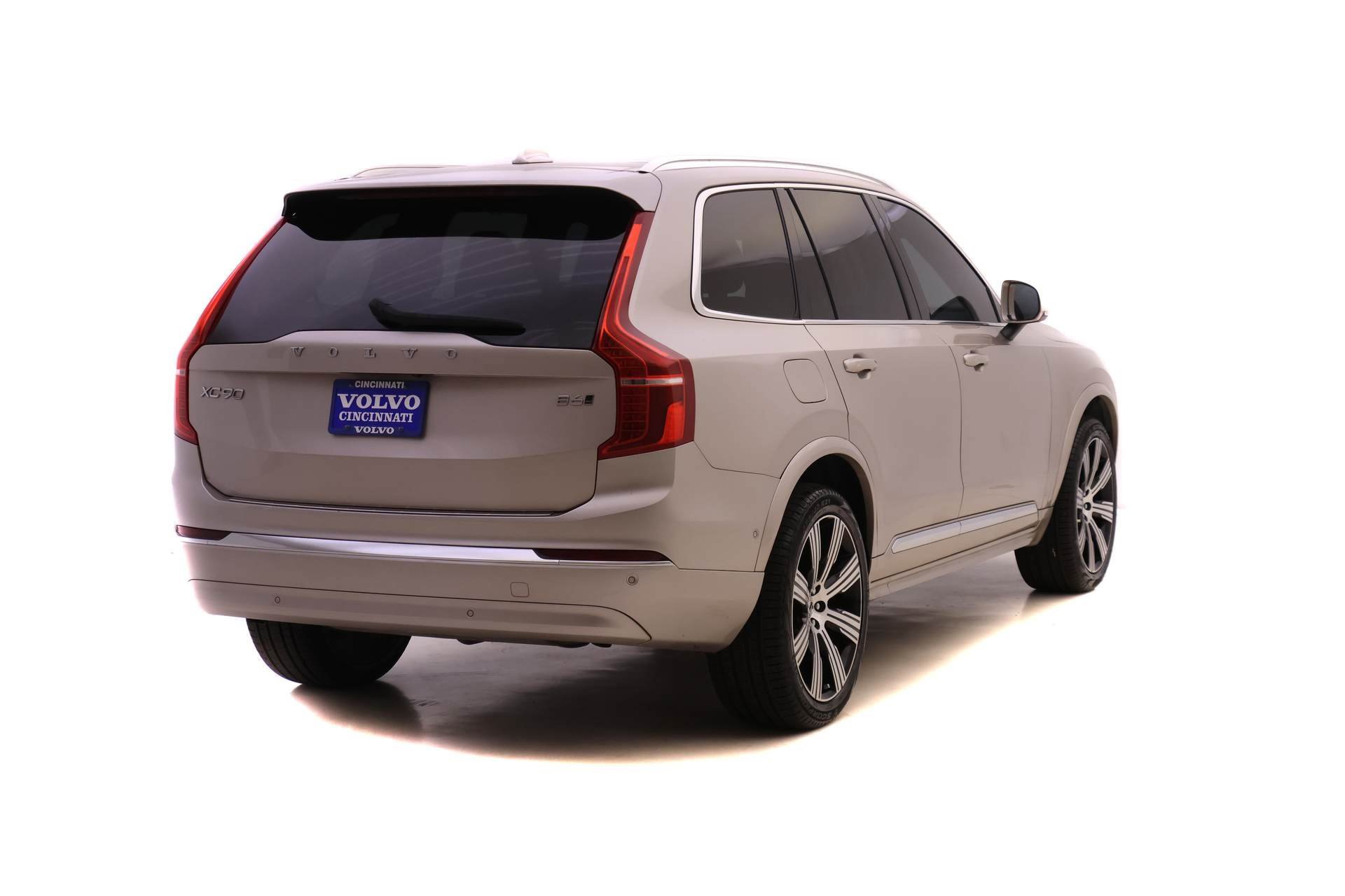 Certified 2023 Volvo XC90 B6 Ultimate image 8