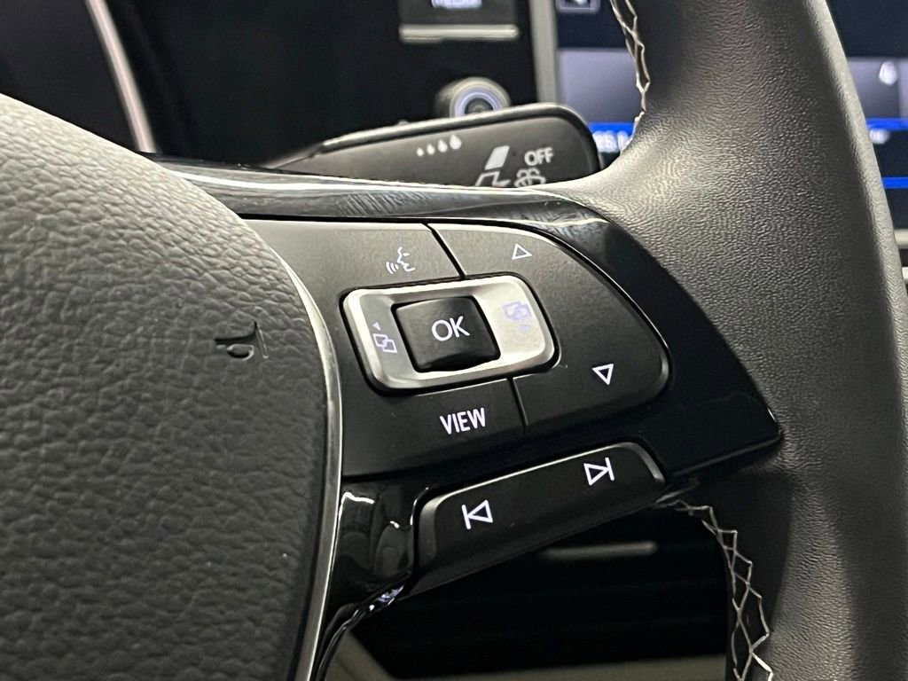 Used 2021 Volkswagen Jetta SE w/ SE Cold Weather Package image 24