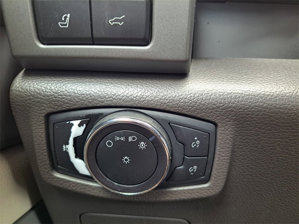 Used 2021 Ford Expedition XLT image 16