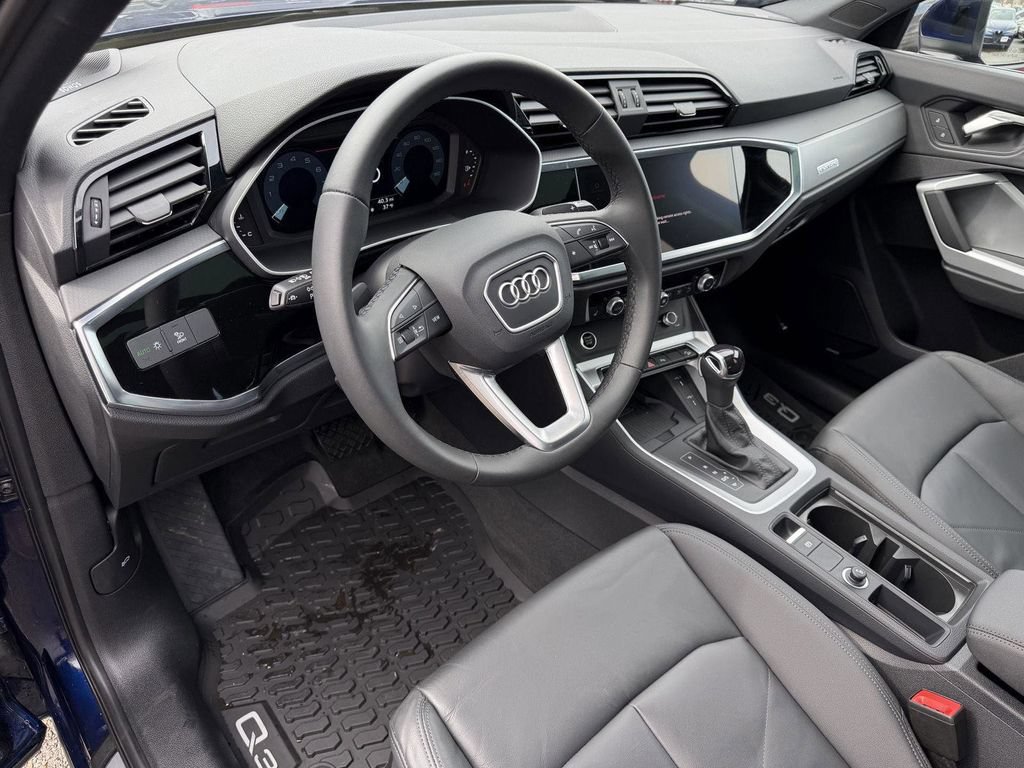 Used 2025 Audi Q3 2.0T Premium Plus w/ Premium Plus Package AWD/4WD image 13