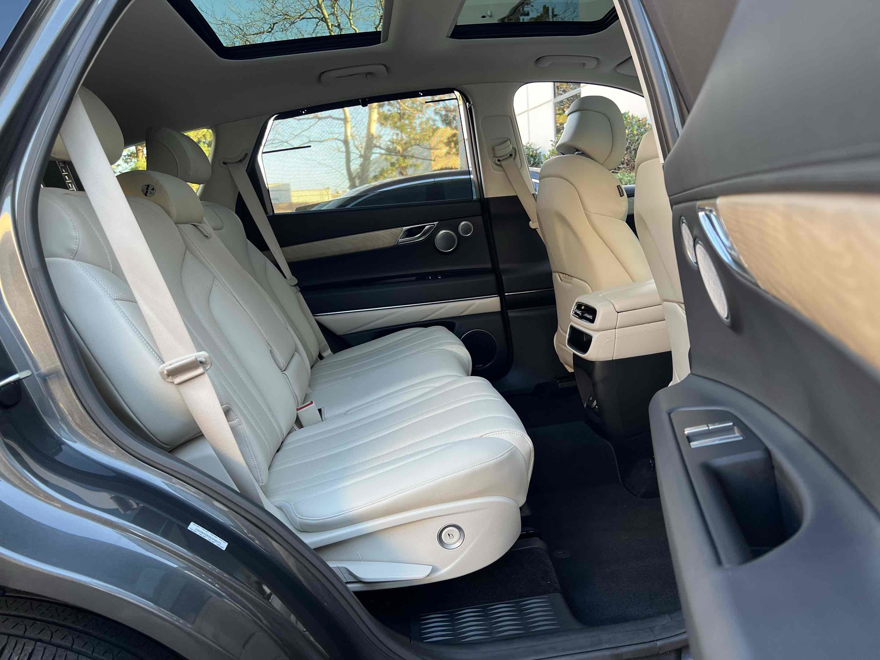 Used 2022 Genesis GV80 2.5T w/ Advanced Package 03 image 30