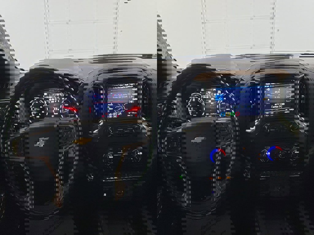 Used 2019 Chevrolet Silverado 1500 High Country w/ Technology Package image 12