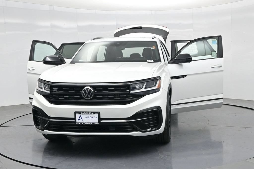 Used 2023 Volkswagen Atlas Cross Sport SEL R-Line AWD/4WD image 40