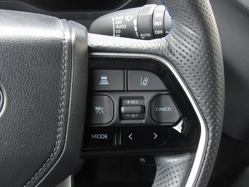 Certified 2025 Toyota Sequoia Platinum image 32