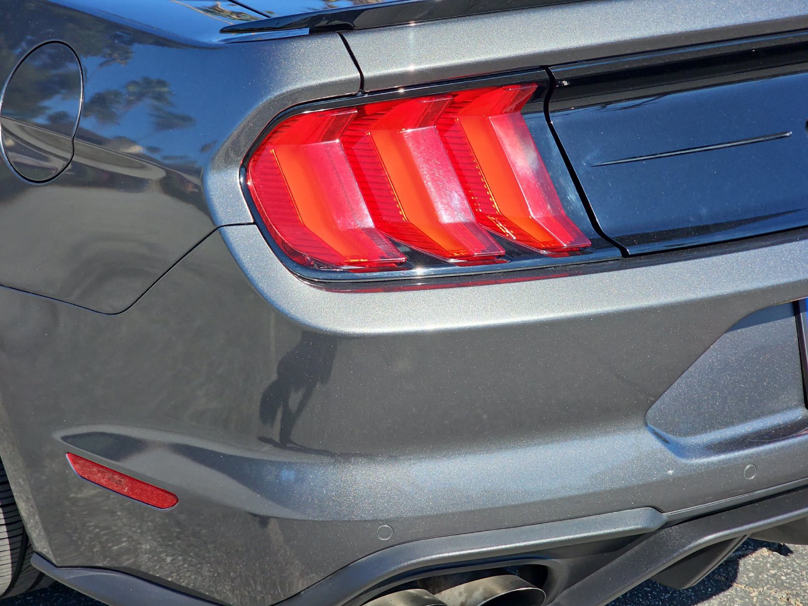 Used 2020 Ford Mustang GT w/ Black Accent Package RWD image 33