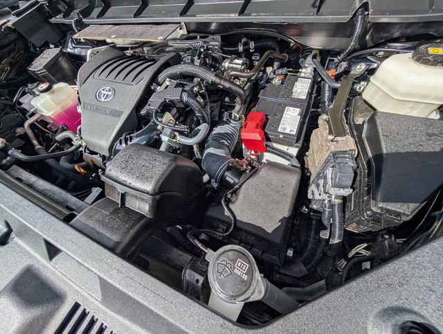 Used 2024 Toyota Highlander XLE image 25