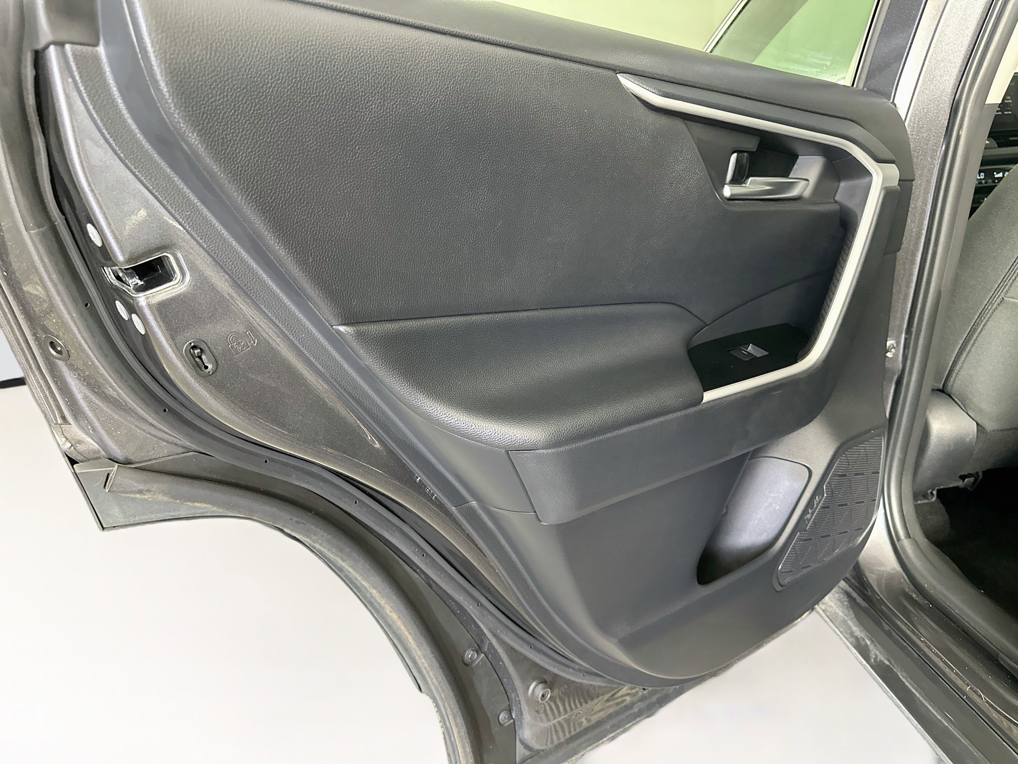 Used 2025 Toyota RAV4 XLE AWD/4WD image 26