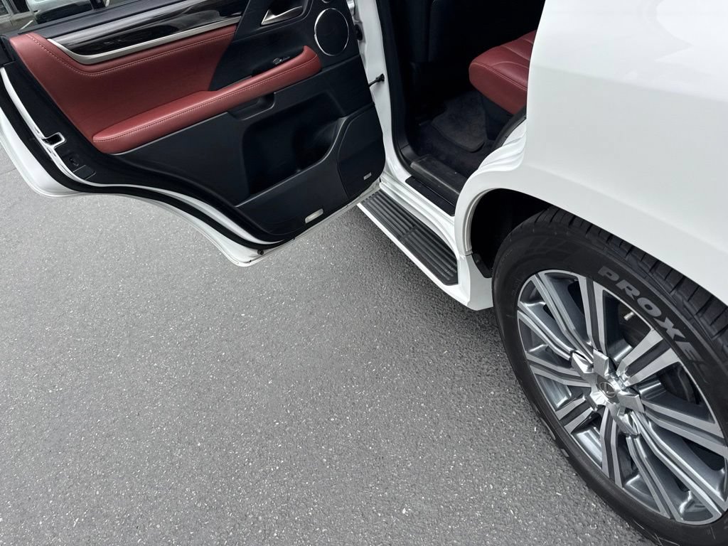 Used 2017 Lexus LX 570 4WD w/ Luxury Package image 15