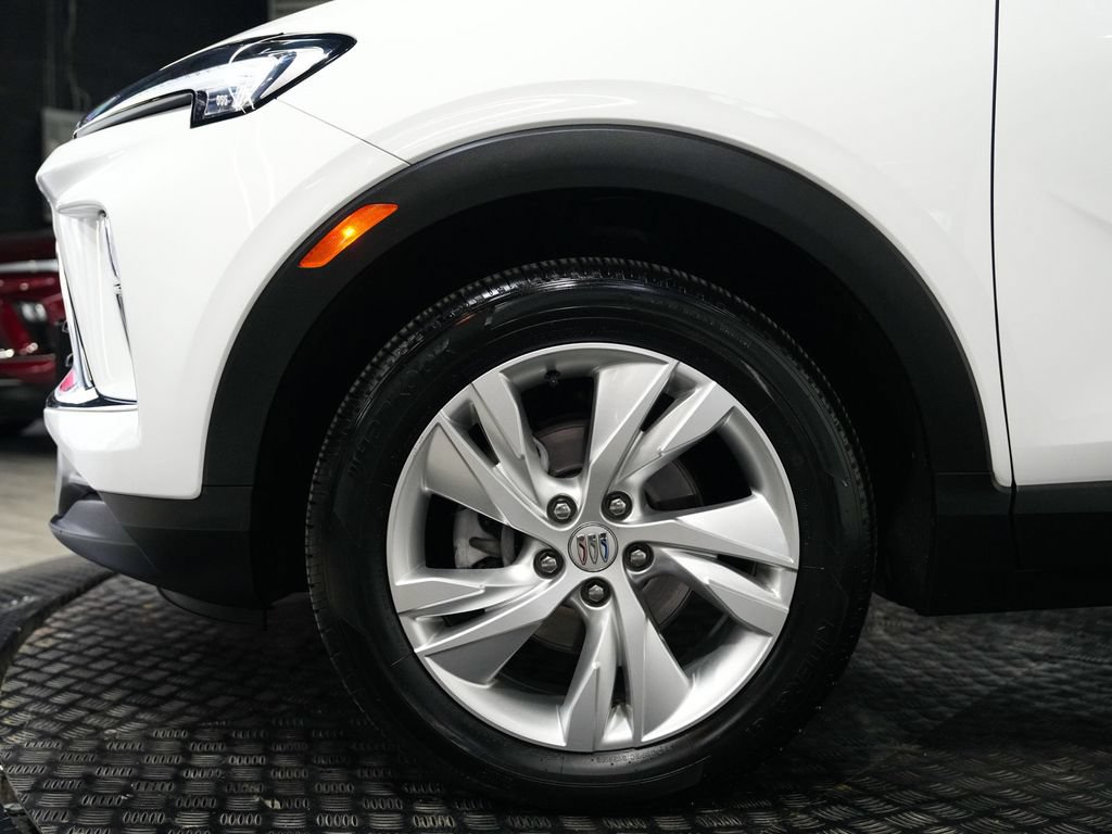 Used 2025 Buick Encore GX Preferred FWD image 9