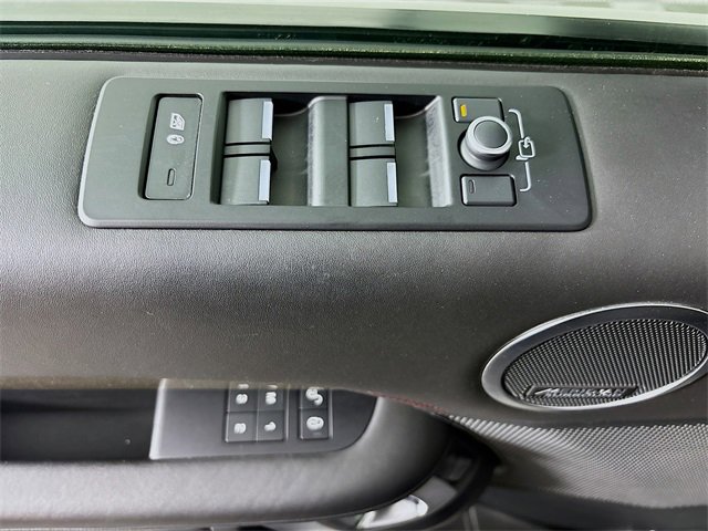 Used 2019 Land Rover Discovery HSE image 19