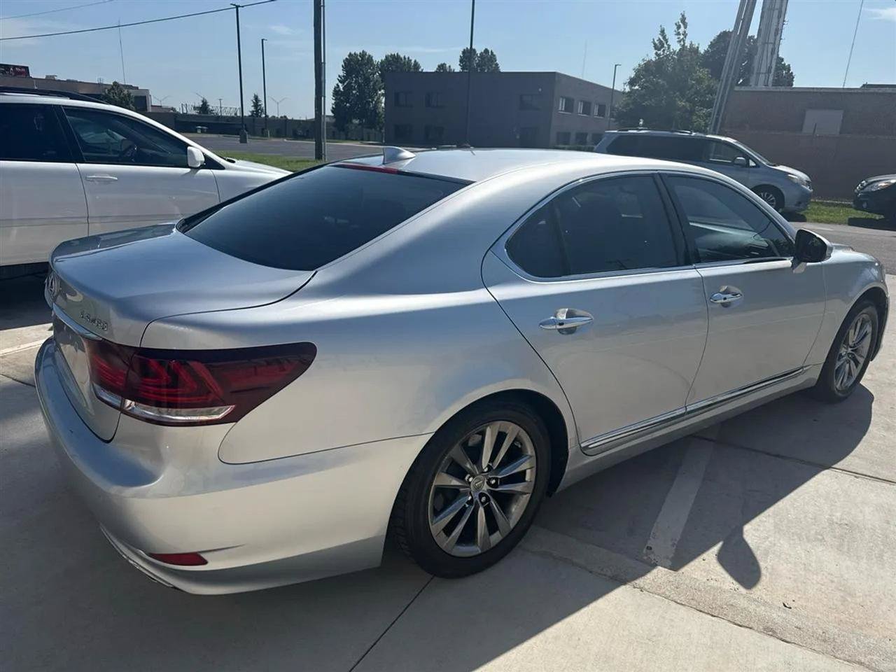 Used 2014 Lexus LS 460 w/ Comfort Package RWD image 11