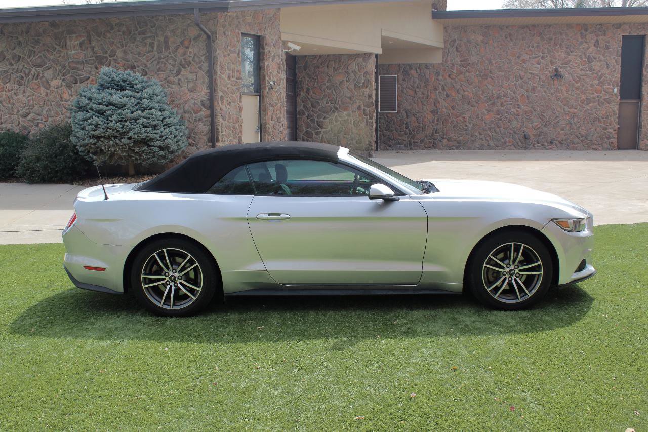 Used 2017 Ford Mustang Premium image 12