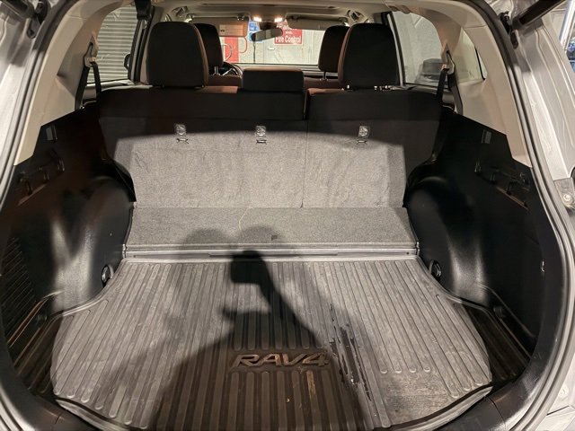 Used 2018 Toyota RAV4 XLE image 9