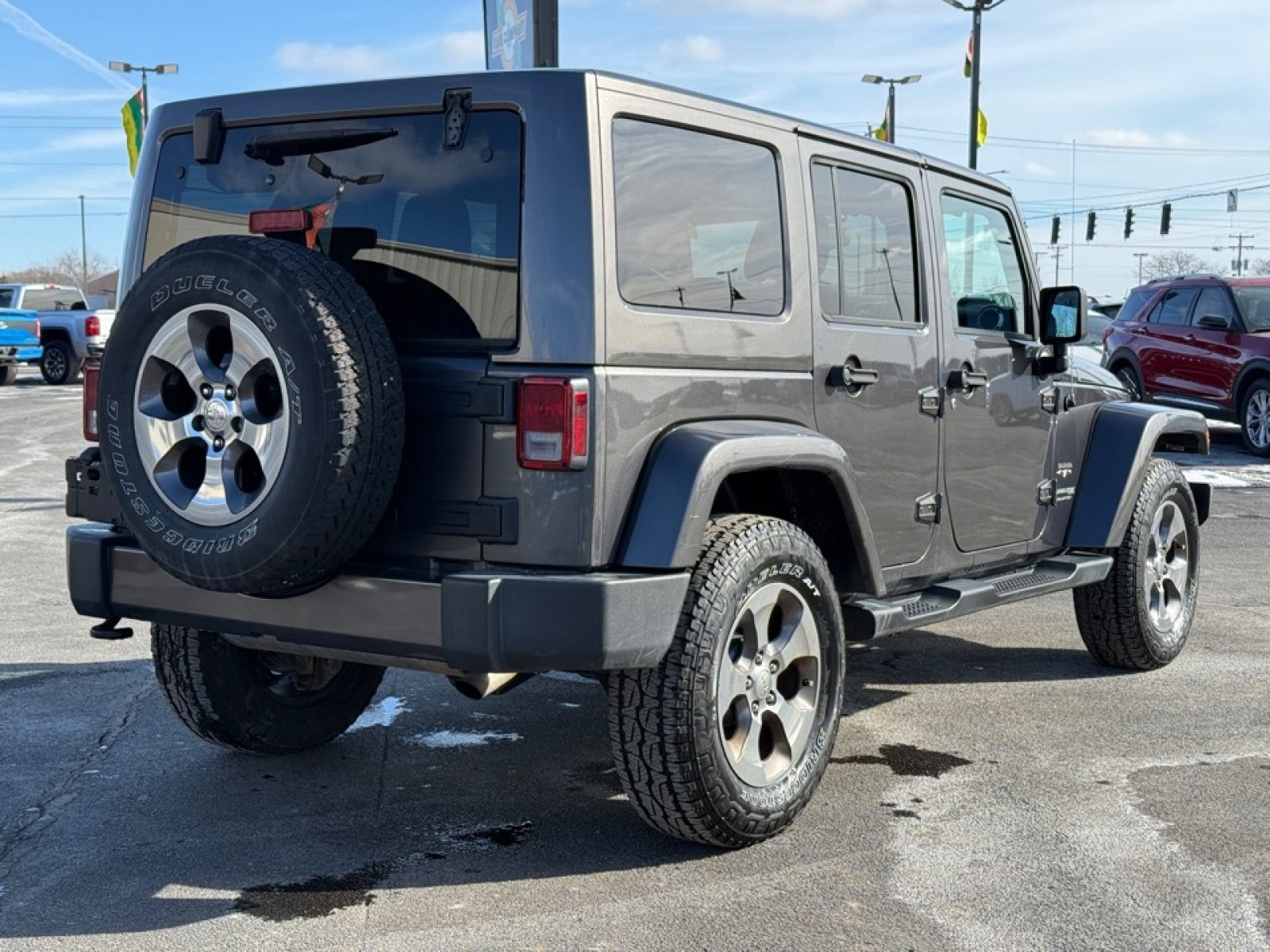 Used 2018 Jeep Wrangler Unlimited Sahara w/ Connectivity Group image 8