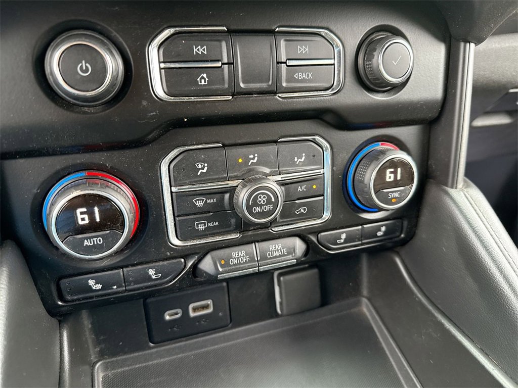 Used 2021 Chevrolet Suburban LT image 19