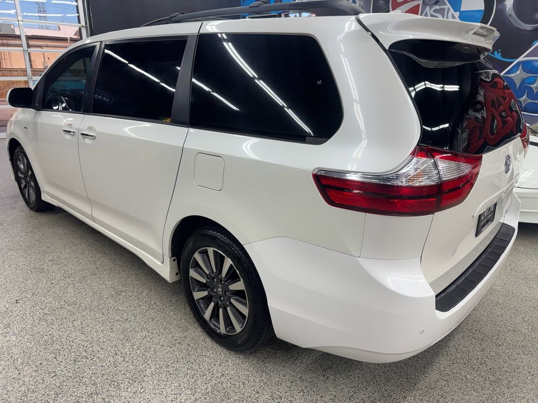 Used 2018 Toyota Sienna XLE Premium AWD/4WD image 3