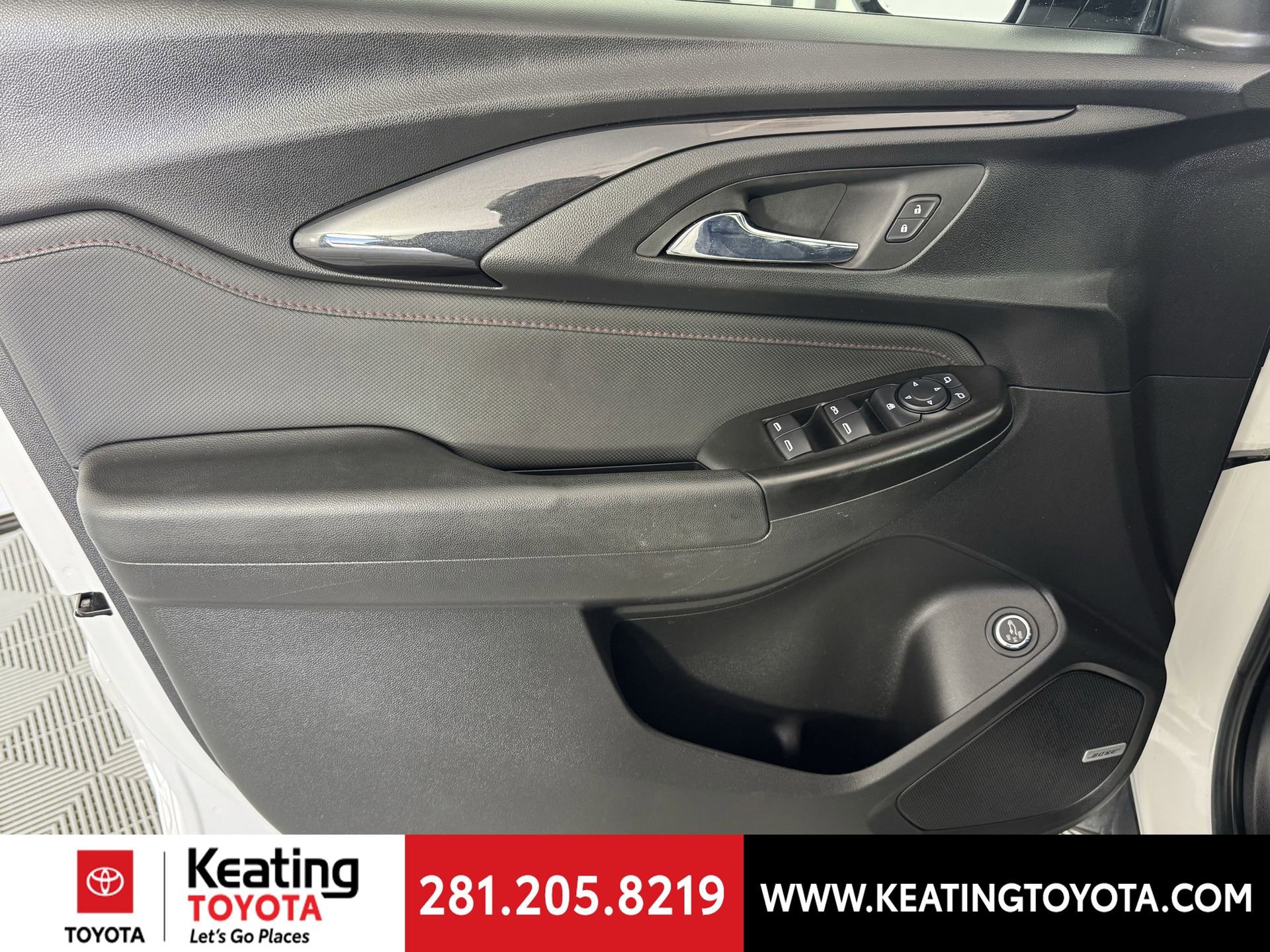 Used 2021 Chevrolet TrailBlazer RS w/ Sun and Liftgate Package image 11