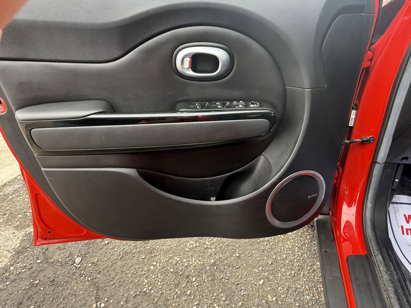 Used 2015 Kia Soul ! w/ Sun & Sound Package FWD image 18