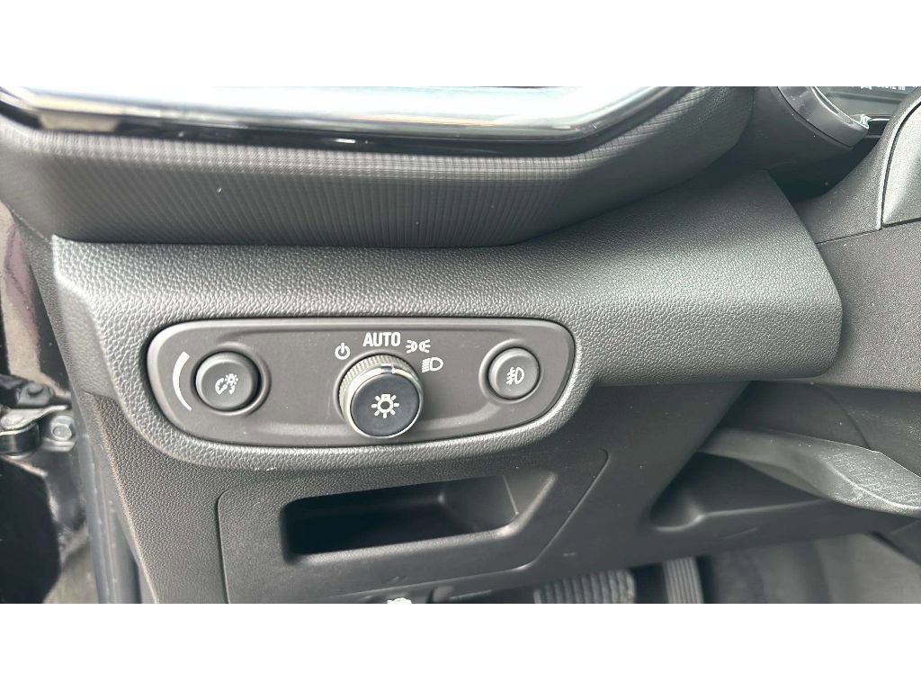 Used 2022 Chevrolet TrailBlazer LT w/ Driver Confidence Package image 19