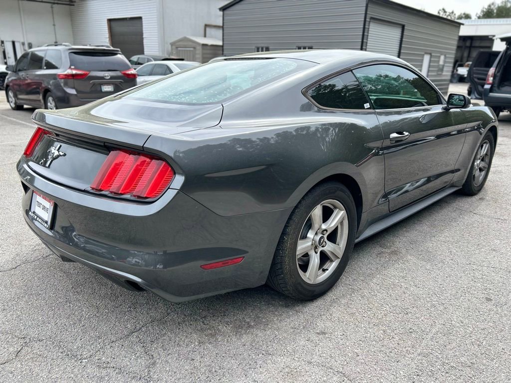 Used 2017 Ford Mustang Coupe image 7