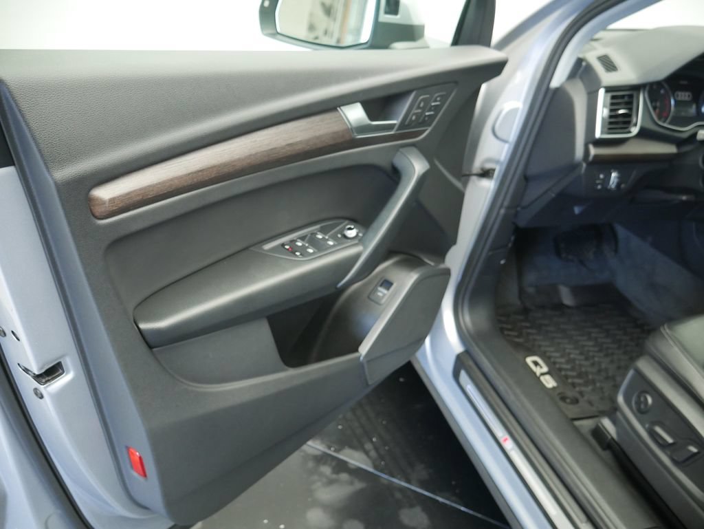 Certified 2023 Audi Q5 2.0T Premium w/ Convenience Package AWD/4WD image 4