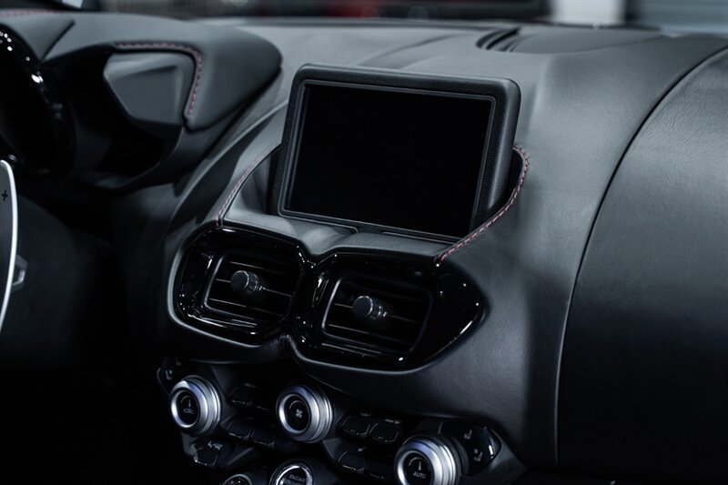 Used 2019 Aston Martin V8 Vantage Coupe RWD image 55