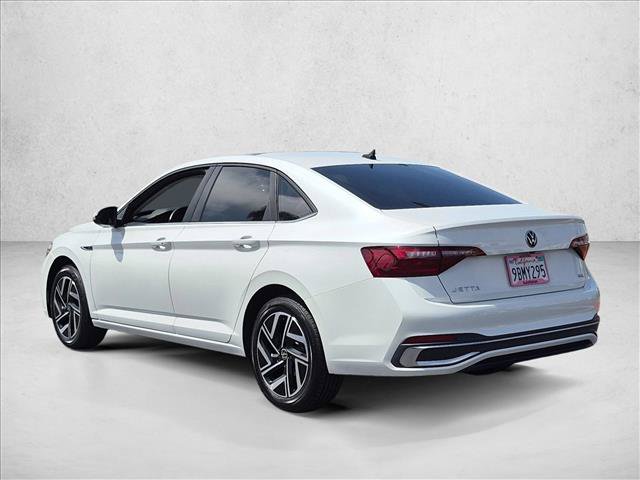 Certified 2022 Volkswagen Jetta SEL FWD image 8